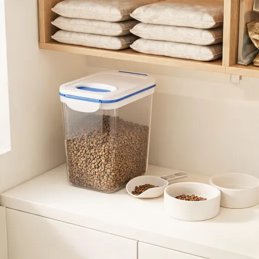 Airtight pet food container